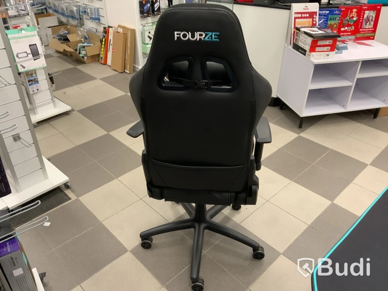 Höj och sänkbart gamingskrivbord inkl. stol