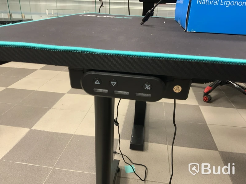 Höj och sänkbart gamingskrivbord inkl. stol