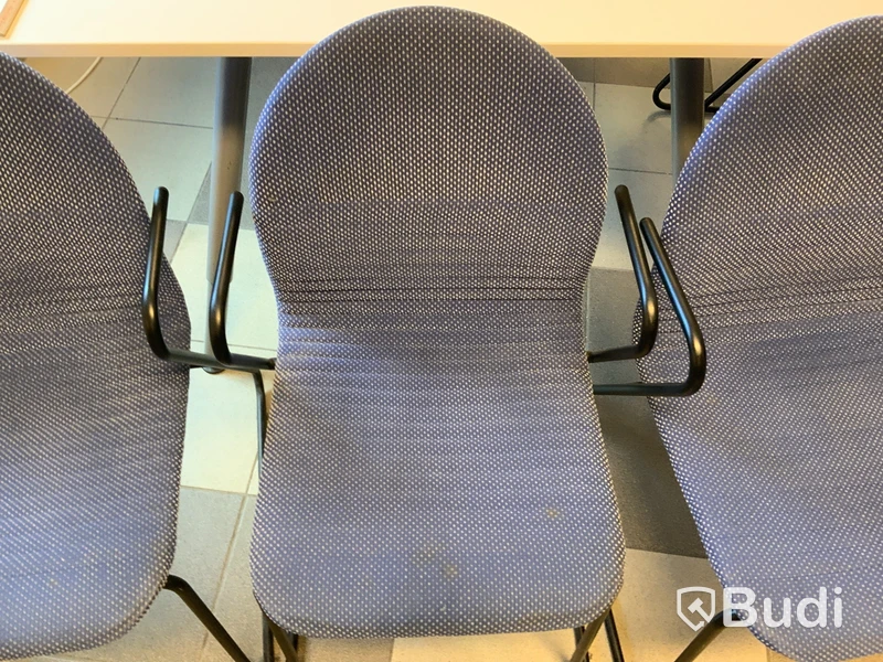 Konferensbord inkl. 7 st stolar och dokumentskåp
