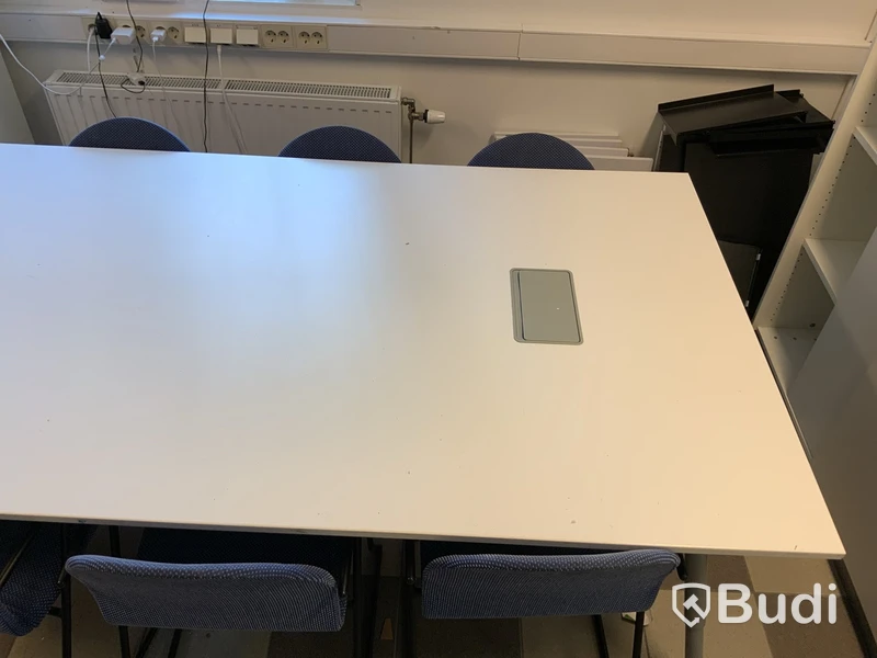 Konferensbord inkl. 7 st stolar och dokumentskåp