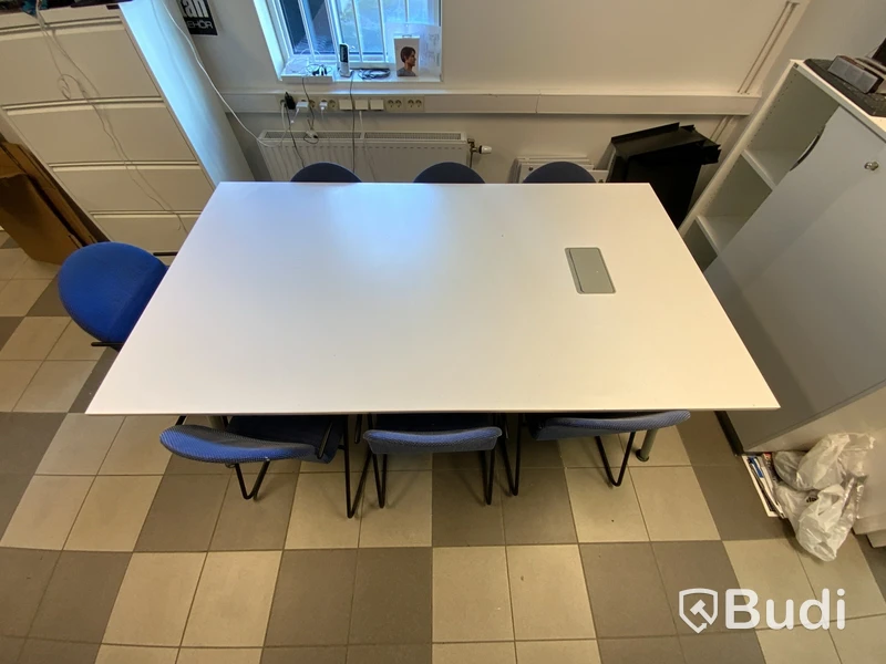 Konferensbord inkl. 7 st stolar och dokumentskåp