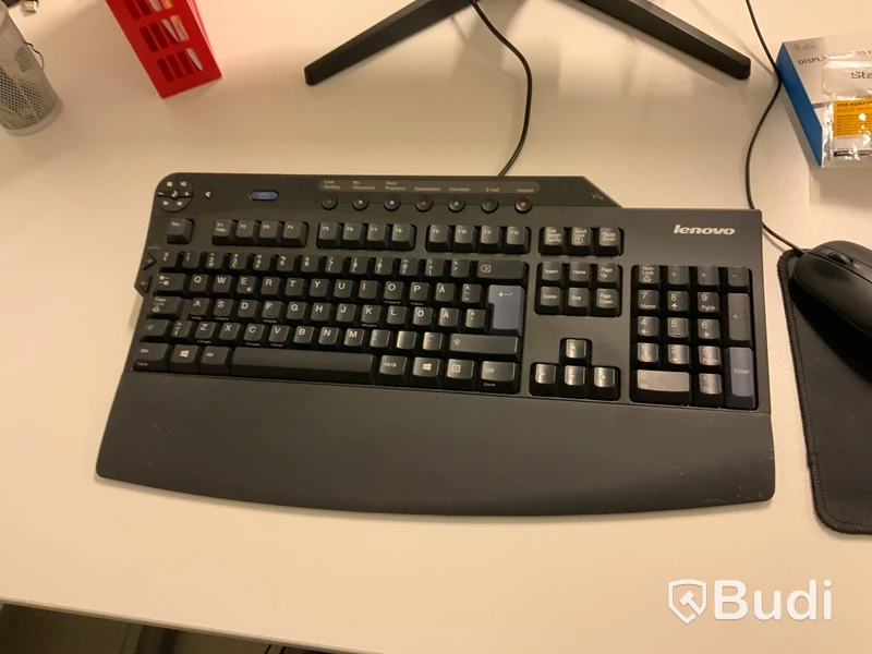 Höj och sänkbart skrivbord inkl. stol och skärm