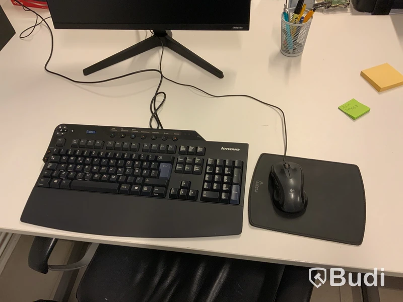 Höj och sänkbart skrivbord inkl. stol och skärm