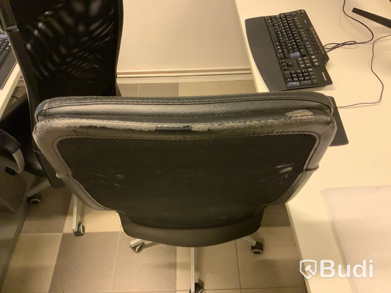 Höj och sänkbart skrivbord inkl. stol och skärm