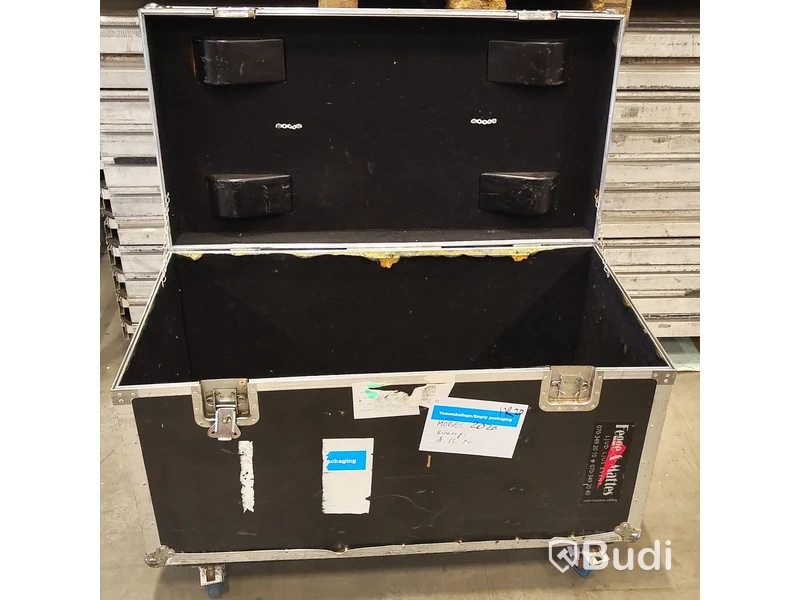 2 st, Packcase, 120 x 60 cm. defekta.