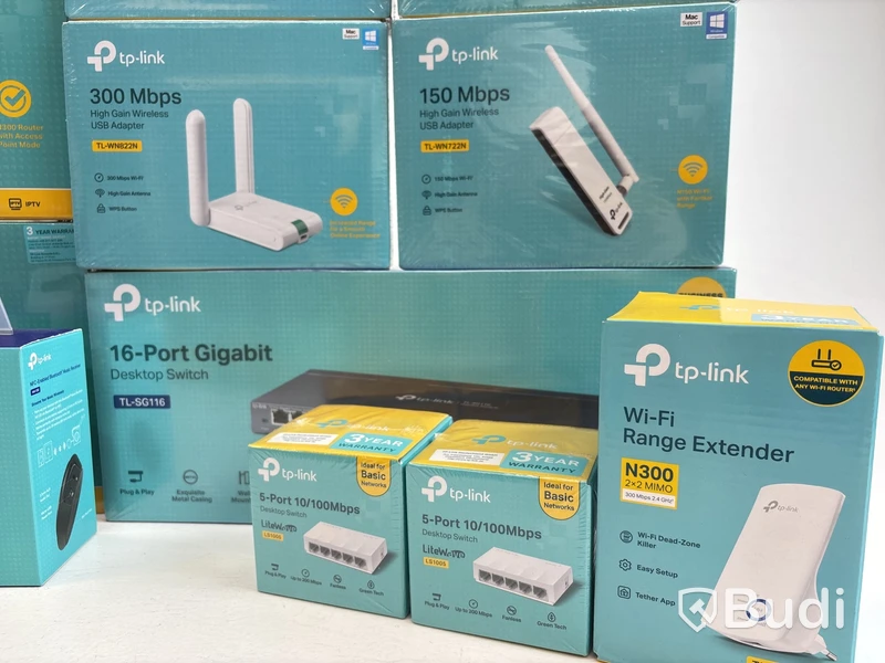 Parti med diverse IT-tillbehör TP-link