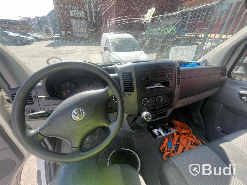 Lätt lastbil Volkswagen Crafter Chassi 35 2.0 TDI -2011 | Bakgavellyft | Manuell