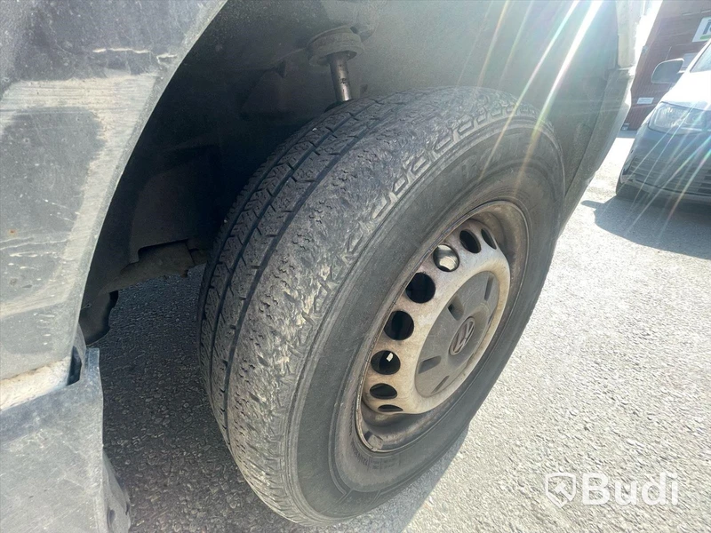 Lätt lastbil Volkswagen Crafter Chassi 35 2.0 TDI -2011 | Bakgavellyft | Manuell