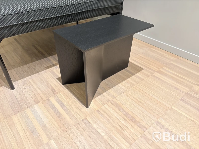 Ljudabsorberande soffa fora form och bord