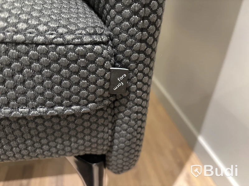 Ljudabsorberande soffa fora form och bord