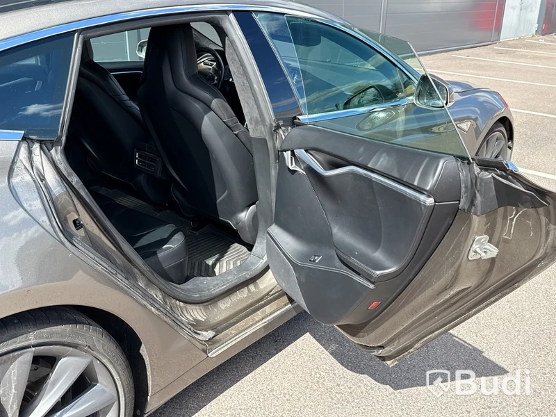 Tesla Model S | 70D | Fri SUC | 333 hk | 23903 mil | 2016