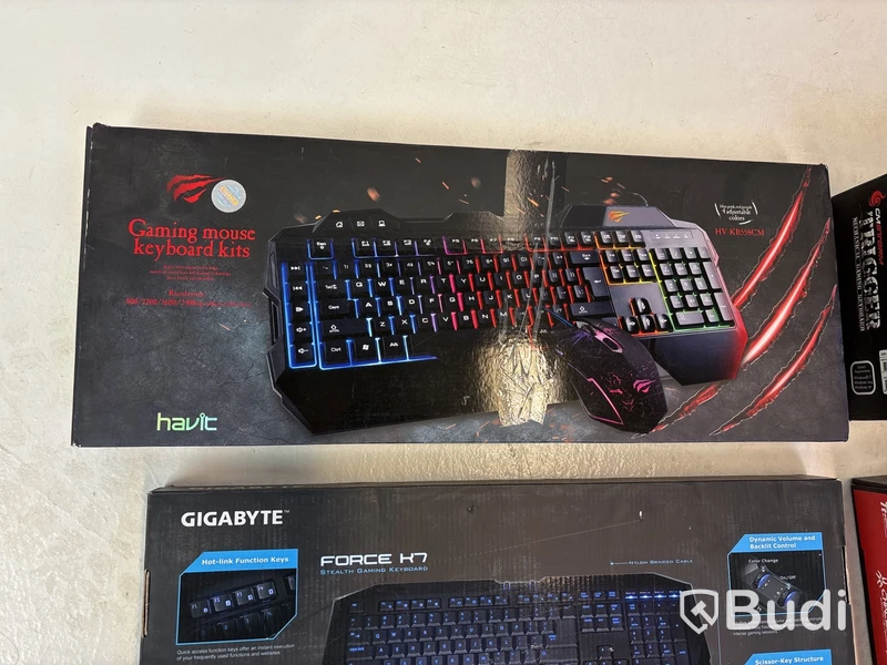 Diverse gamingtillbehör, olika märken
