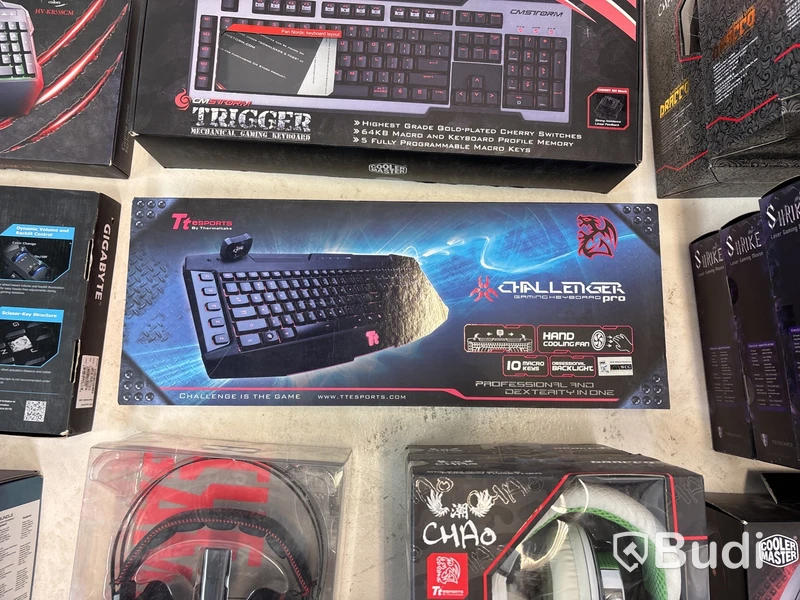 Diverse gamingtillbehör, olika märken
