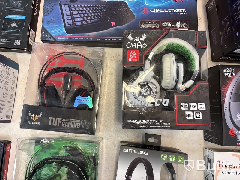 Diverse gamingtillbehör, olika märken
