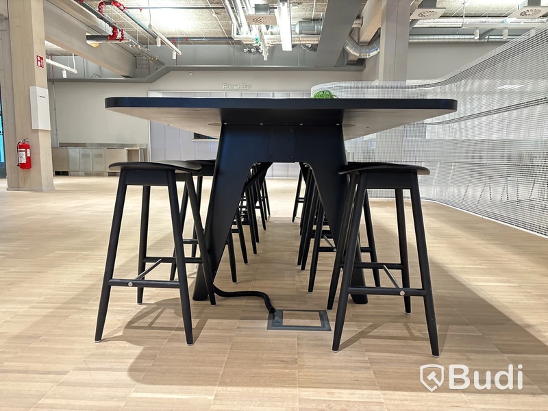 Bord och 10 st. Pallar, Massproductions