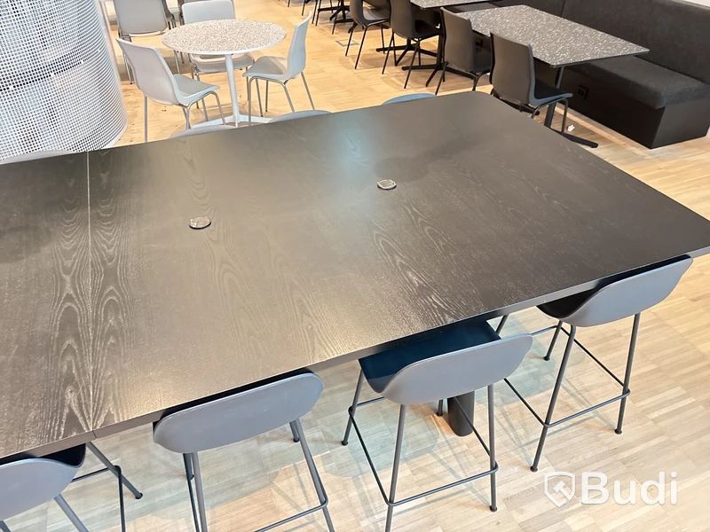 Bord och 12 st. Stolar Muuto