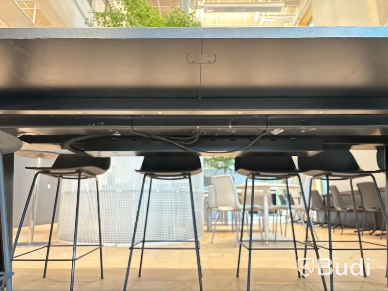 Bord och 12 st. Stolar Muuto