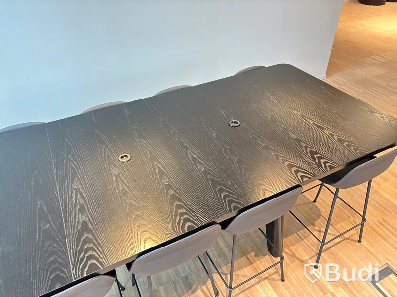 Bord och 12 st. Stolar Muuto