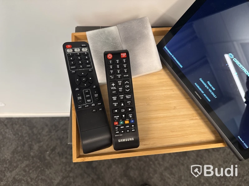 TV, Samsung, 85 tum inkl. Konferensutrustning - Justerad