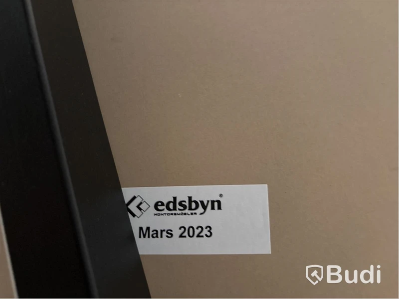 2 st. Bord Edsbyn inkl 8 st. Stolar, Muuto