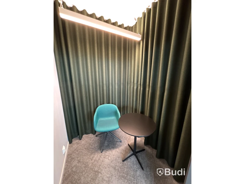 Fåtölj Muuto, bord och 2 st. gardiner