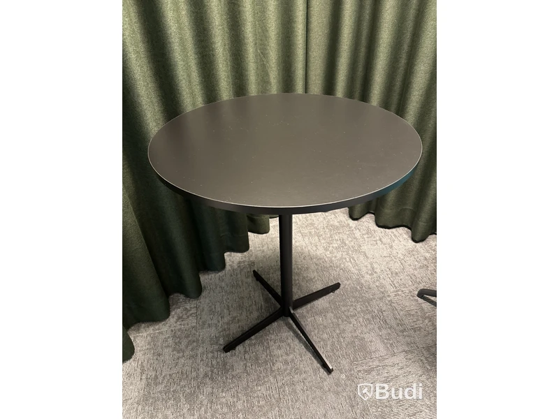 Fåtölj Muuto, bord och 2 st. gardiner
