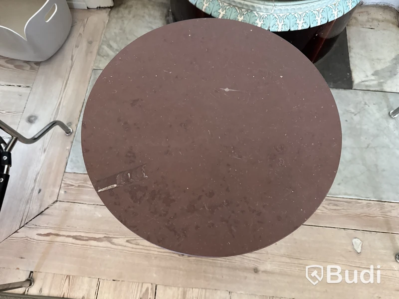 Soffbord i trä med toppskiva i sten