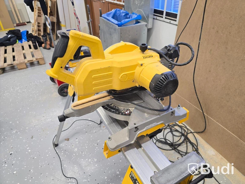 Kap- och gersåg | Dewalt DW777