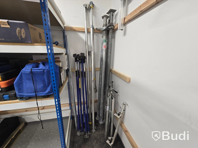 Diverse stämp och stödben.