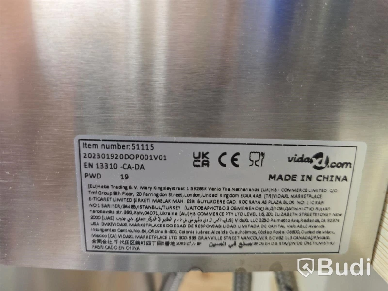 Parti med målarverktyg och utrustning.