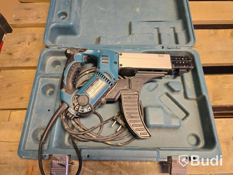 Skruvautomat | Makita 6842