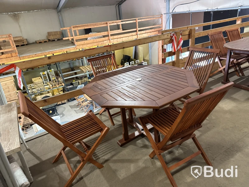 Bord octagon Mahogny med 4 st. stream stolar