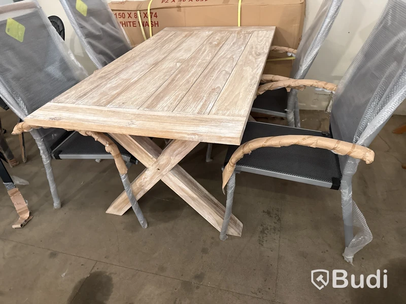 Nytt, Trädgårdsgrupp 1 bord i Teak och 4 stolar