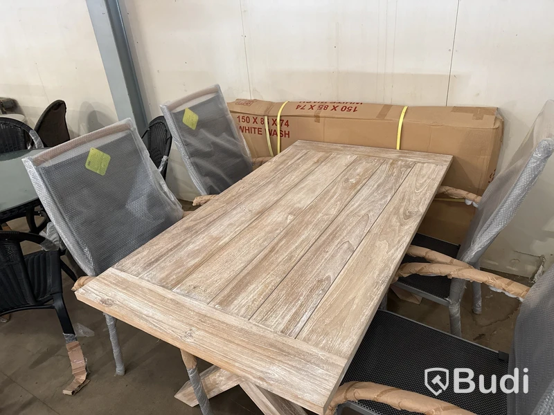 Nytt, Trädgårdsgrupp 1 bord i Teak och 4 stolar