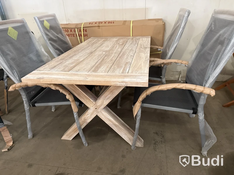 Nytt, Trädgårdsgrupp 1 bord i Teak och 4 stolar