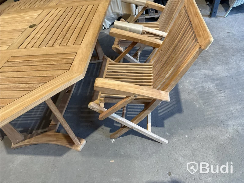 Nytt, Trädgårdsgrupp 1 bord i Teak och 4 stolar