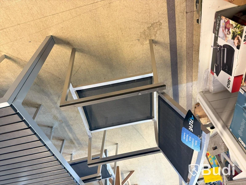 Visningsex trädgårdsbord med 4 stolar