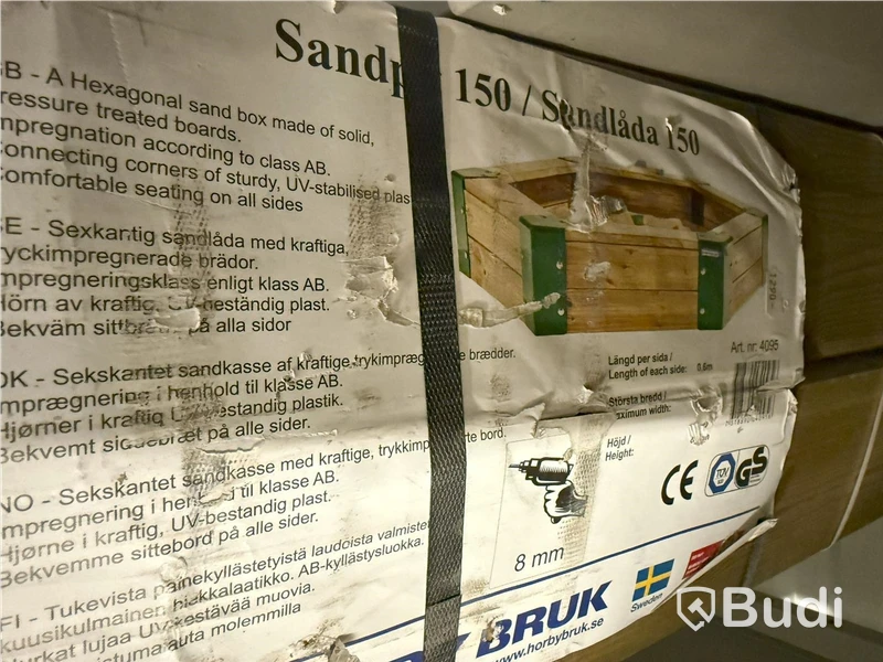 Ny Sandlåda i tryckt virke med överdrag