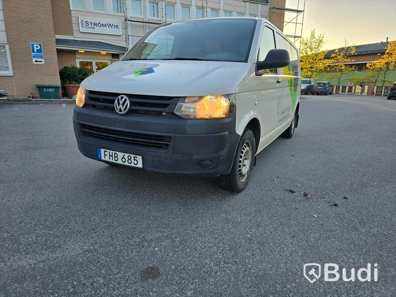Volkswagen Transporter | 2015 | 14115 mil