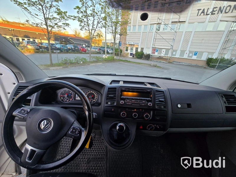 Volkswagen Transporter | 2015 | 14115 mil