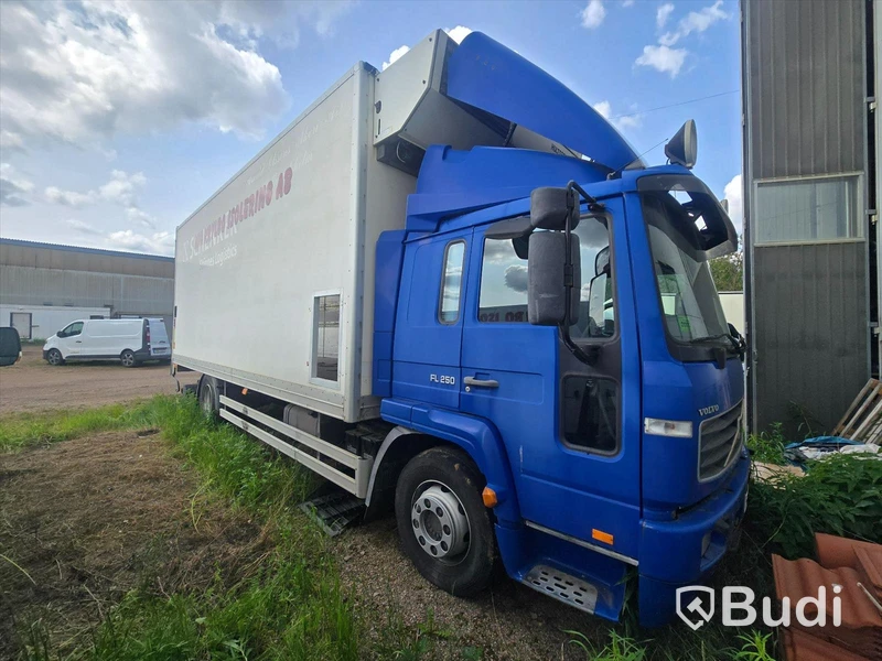 Lastbil | VOLVO FL615 H 4X2 | 2002 | DIESEL | Reparationsobjekt