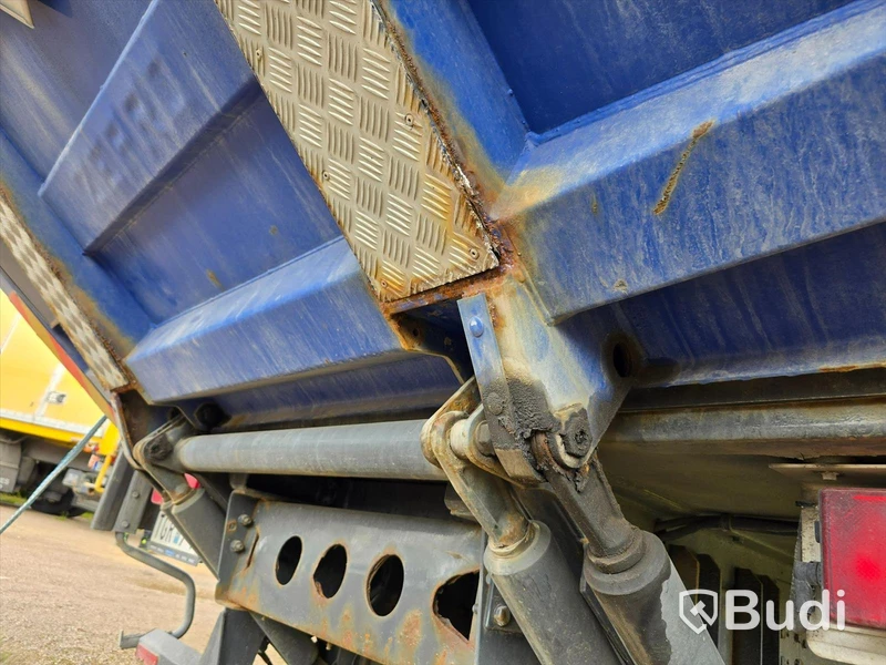 Lastbil | VOLVO FL615 H 4X2 | 2002 | DIESEL | Reparationsobjekt
