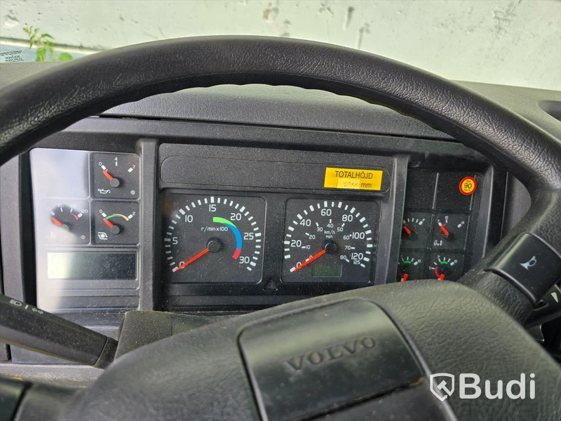 Lastbil | VOLVO FL615 H 4X2 | 2002 | DIESEL | Reparationsobjekt