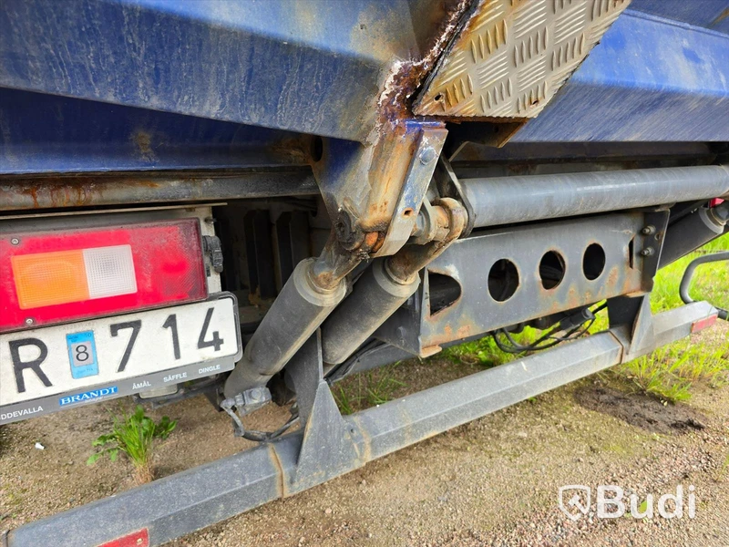 Lastbil | VOLVO FL615 H 4X2 | 2002 | DIESEL | Reparationsobjekt