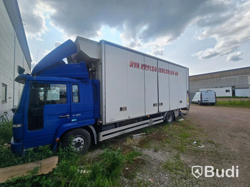 Lastbil | VOLVO FL615 H 4X2 | 2002 | DIESEL | Reparationsobjekt