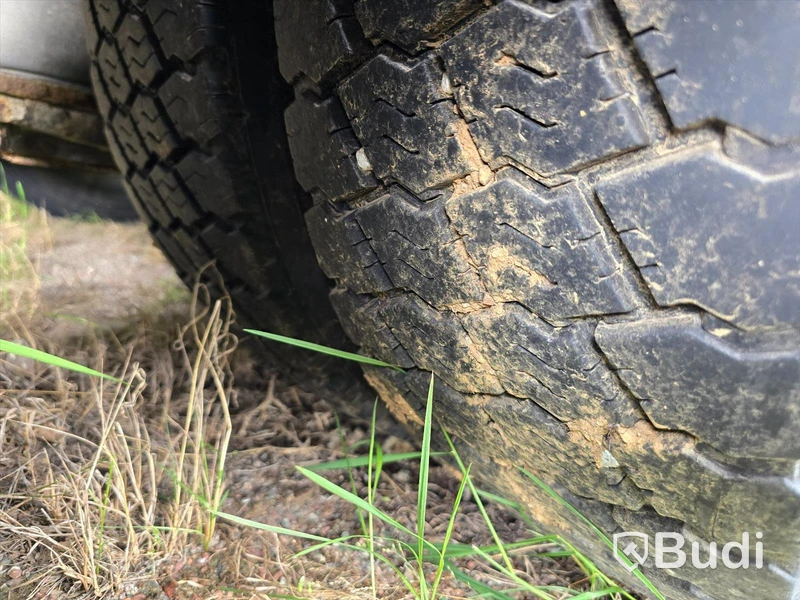 Lastbil | VOLVO FL615 H 4X2 | 2002 | DIESEL | Reparationsobjekt