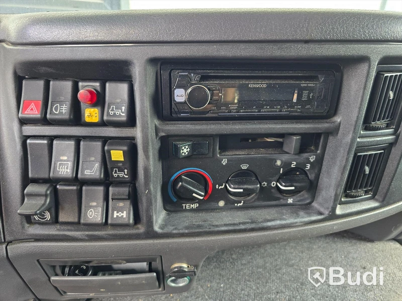 Lastbil | VOLVO FL615 H 4X2 | 2002 | DIESEL | Reparationsobjekt