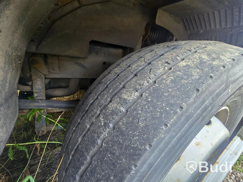 Lastbil | VOLVO FL615 H 4X2 | 2002 | DIESEL | Reparationsobjekt