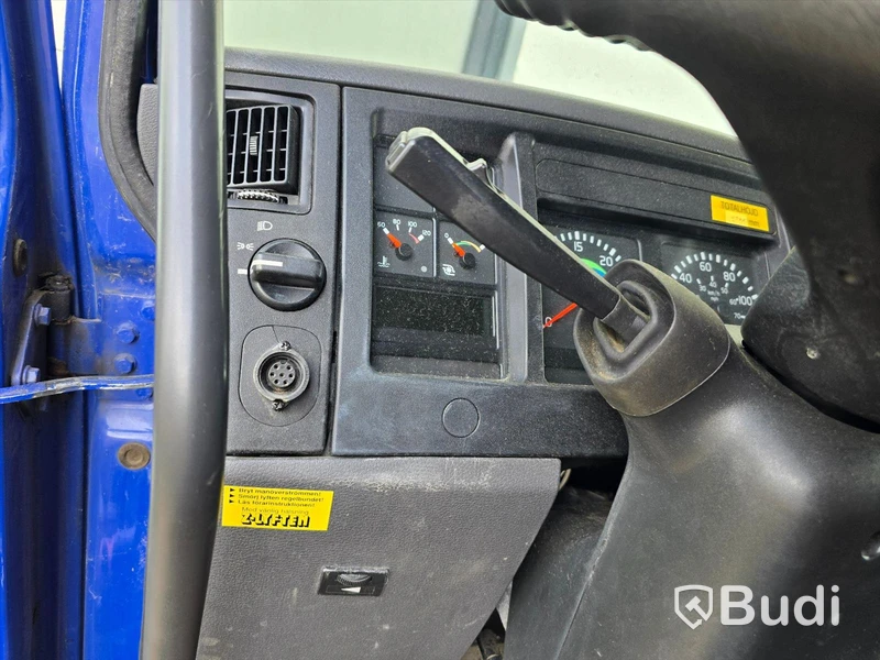 Lastbil | VOLVO FL615 H 4X2 | 2002 | DIESEL | Reparationsobjekt