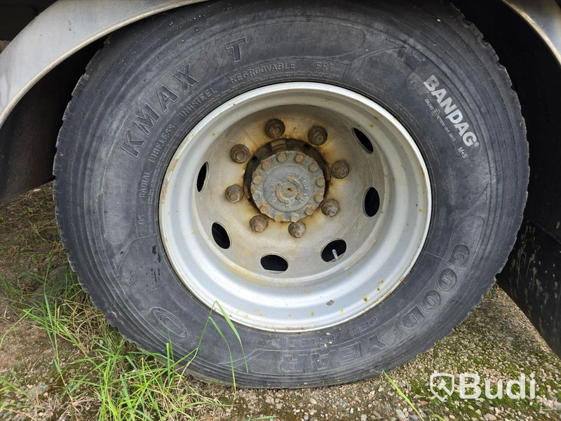 Lastbil | VOLVO FL615 H 4X2 | 2002 | DIESEL | Reparationsobjekt